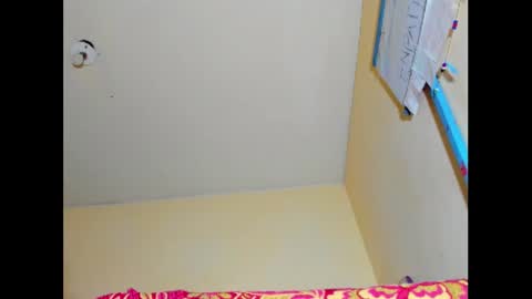 hi im emmalina welcome to your happy place online show from 01-19-25, 03:53