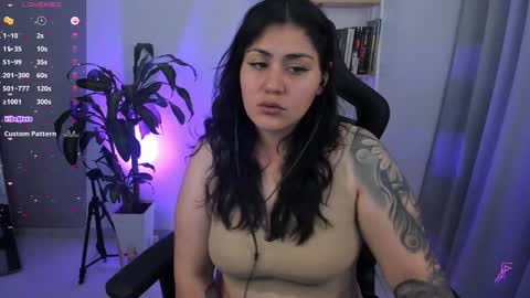 Snapshot of emmax_x chatting on 11-10-25, 02:32 EMMA online show from 11-10-25, 02:32