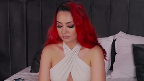 Snapshot of emmelyn_ chatting on 04-03-26, 04:43 Emm online show from 04-03-26, 04:43