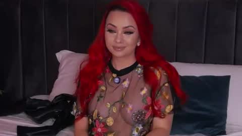 Snapshot of emmelyn_ chatting on 06-23-26, 04:43 Emm online show from 06-23-26, 04:43