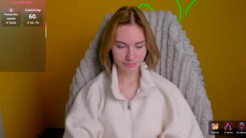 Snapshot of emmi_rossum chatting on 12-17-25, 12:11 Emmi online show from 12-17-25, 12:11