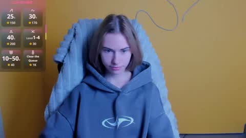 Snapshot of emmi_rossum chatting on 12-19-25, 06:31 Emmi online show from 12-19-25, 06:31