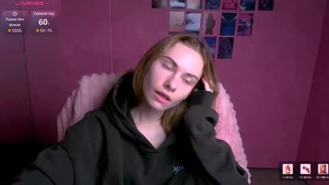 Snapshot of emmi_rossum chatting on 02-16-26, 06:09 Emmi online show from 02-16-26, 06:09