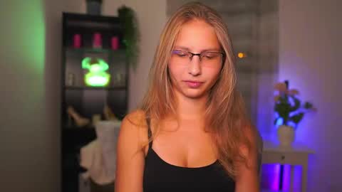 Snapshot of emmie_murray chatting on 10-03-25, 06:27 Emmie online show from 10-03-25, 06:27