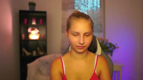 Snapshot of emmie_murray chatting on 10-11-25, 01:09 Emmie online show from 10-11-25, 01:09