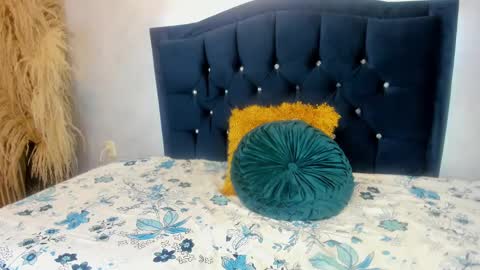 Emmi online show from 10-08-25, 08:17