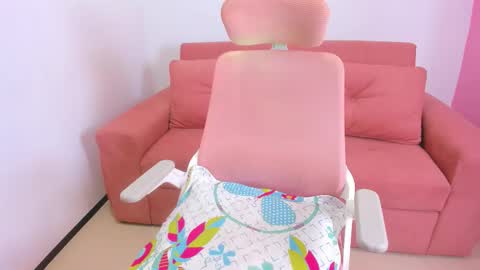 Snapshot of emmiejones_ chatting on 02-04-26, 02:45 Emmi online show from 02-04-26, 02:45