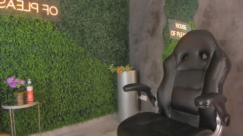 Emmiily online show from 01-28-25, 02:00