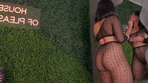 Emmiily online show from 02-11-25, 02:03