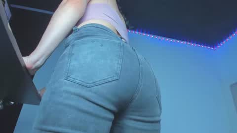 emmily_jade_ online show from 06-20-26, 04:43