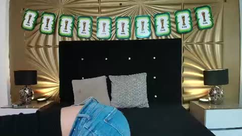 Snapshot of emmily_keller chatting on 07-10-26, 01:25 Emmily keller online show from 07-10-26, 01:25