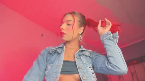 Snapshot of emmily_savage chatting on 02-20-25, 03:56 online show from 02-20-25, 03:56