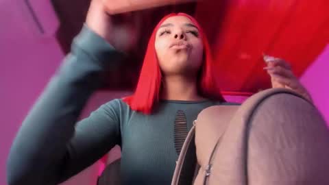 Snapshot of emmily_savage chatting on 12-22-25, 12:02 online show from 12-22-25, 12:02