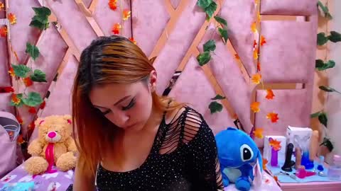 Snapshot of emmily_walker chatting on 12-19-24, 07:18 EmmilyWalker online show from 12-19-24, 07:18