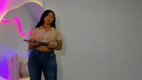 Snapshot of emmilybratz chatting on 06-04-26, 02:23 EMMILY online show from 06-04-26, 02:23