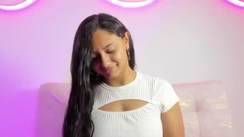 Snapshot of emmilybratz chatting on 06-20-26, 01:25 EMMILY online show from 06-20-26, 01:25