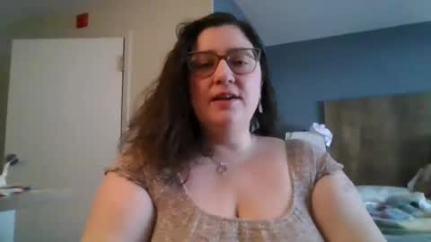 Snapshot of emmthaluscious chatting on 01-06-25, 02:47 emmthaluscious online show from 01-06-25, 02:47