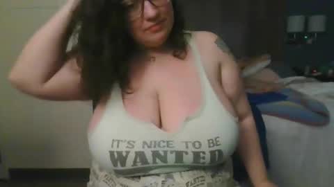 Snapshot of emmthaluscious chatting on 01-14-25, 05:51 emmthaluscious online show from 01-14-25, 05:51