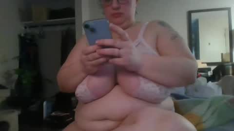 Snapshot of emmthaluscious chatting on 01-22-25, 07:03 emmthaluscious online show from 01-22-25, 07:03