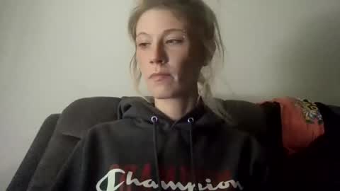 Snapshot of emmwarr1514 chatting on 04-11-26, 04:22 emmwarr1514 online show from 04-11-26, 04:22