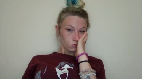 Snapshot of emmwarr1514 chatting on 06-08-26, 02:17 emmwarr1514 online show from 06-08-26, 02:17