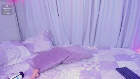 Snapshot of emmy_heart7 chatting on 11-09-25, 03:27 Emmy Heart online show from 11-09-25, 03:27