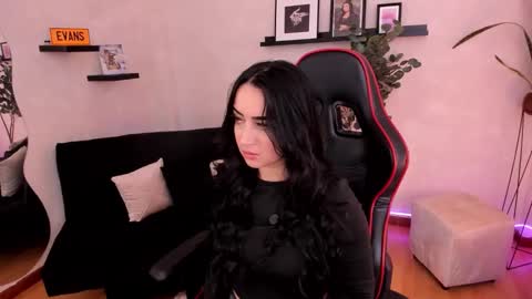 Emmy Evans  online show from 11-08-25, 07:34