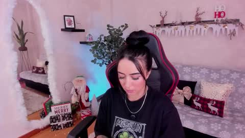 Emmy Evans  online show from 11-23-25, 07:46