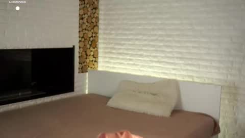 Snapshot of emmyleri chatting on 09-22-25, 01:46 Emmy online show from 09-22-25, 01:46