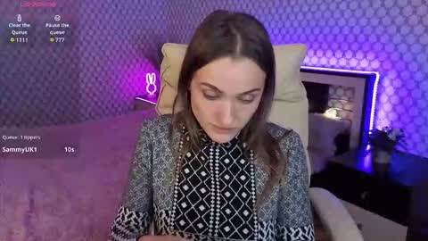 Snapshot of emmyskyy chatting on 10-11-25, 12:36 Emma online show from 10-11-25, 12:36