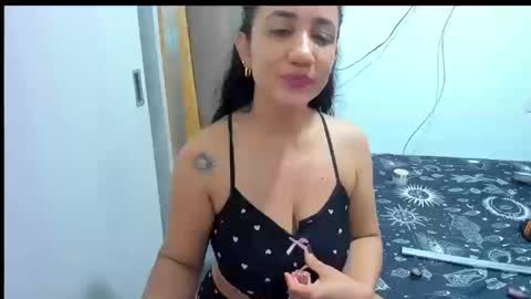emperatriztapia online show from 10-19-25, 12:00