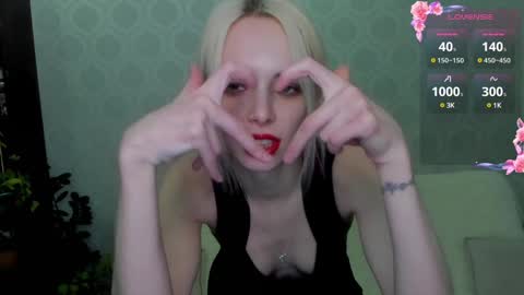 Snapshot of empress_ki chatting on 01-08-25, 12:06 Ki online show from 01-08-25, 12:06