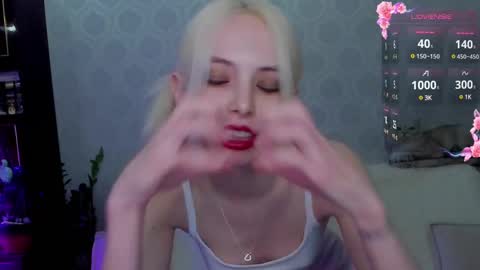 Snapshot of empress_ki chatting on 02-23-25, 01:35 Ki online show from 02-23-25, 01:35