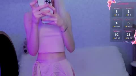 Snapshot of empress_ki chatting on 10-31-25, 11:39 Ki online show from 10-31-25, 11:39