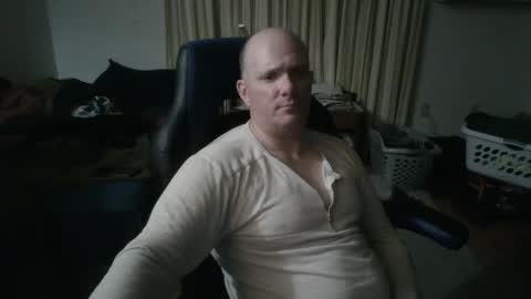 Snapshot of emsguy1 chatting on 12-04-24, 06:55 Matt online show from 12-04-24, 06:55