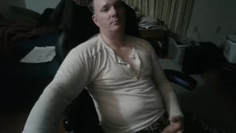 Snapshot of emsguy1 chatting on 12-11-24, 05:53 Matt online show from 12-11-24, 05:53