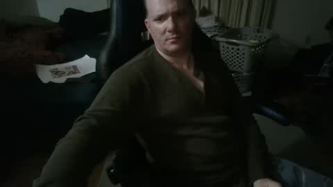 Snapshot of emsguy1 chatting on 01-01-25, 06:05 Matt online show from 01-01-25, 06:05