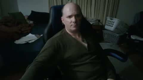 Snapshot of emsguy1 chatting on 02-05-25, 04:48 Matt online show from 02-05-25, 04:48