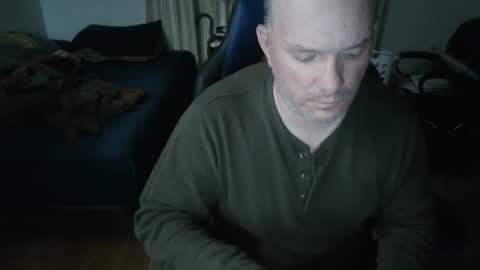 Snapshot of emsguy1 chatting on 03-10-25, 04:07 Matt online show from 03-10-25, 04:07