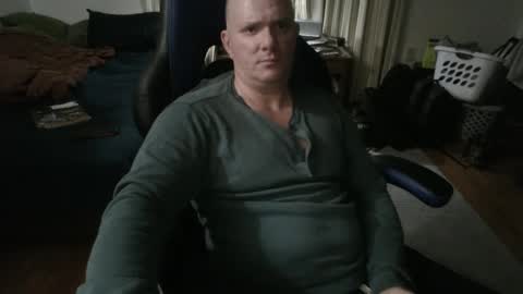 Snapshot of emsguy1 chatting on 09-11-25, 04:23 Matt online show from 09-11-25, 04:23