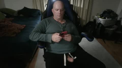 Snapshot of emsguy1 chatting on 09-23-25, 04:15 Matt online show from 09-23-25, 04:15