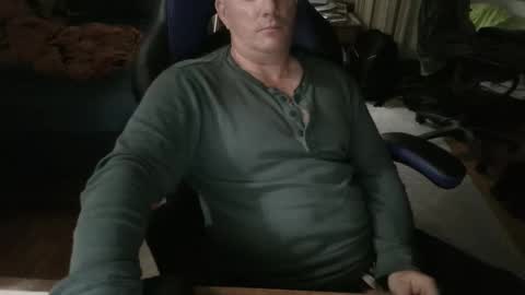 Snapshot of emsguy1 chatting on 09-30-25, 03:22 Matt online show from 09-30-25, 03:22