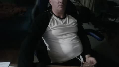 Snapshot of emsguy1 chatting on 10-01-25, 04:07 Matt online show from 10-01-25, 04:07