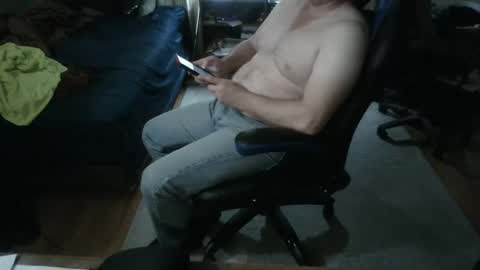 Snapshot of emsguy1 chatting on 10-02-25, 02:18 Matt online show from 10-02-25, 02:18