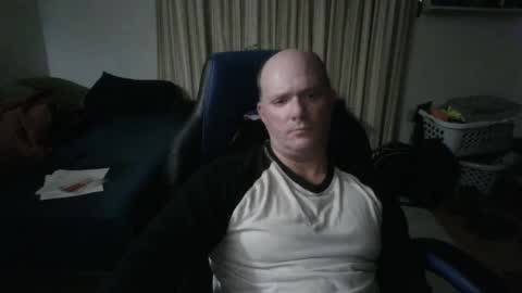 Snapshot of emsguy1 chatting on 10-06-25, 03:26 Matt online show from 10-06-25, 03:26