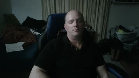 Snapshot of emsguy1 chatting on 10-09-25, 03:37 Matt online show from 10-09-25, 03:37