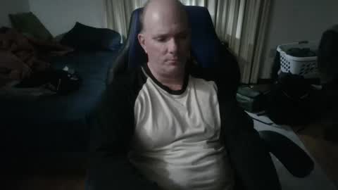 Snapshot of emsguy1 chatting on 10-14-25, 03:40 Matt online show from 10-14-25, 03:40