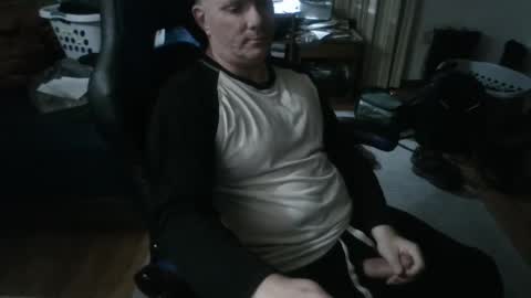 Snapshot of emsguy1 chatting on 10-15-25, 04:45 Matt online show from 10-15-25, 04:45