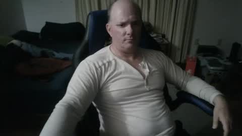 Snapshot of emsguy1 chatting on 01-12-26, 06:18 Matt online show from 01-12-26, 06:18