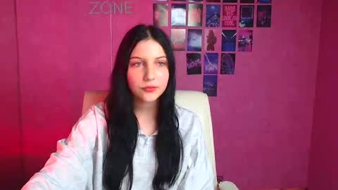 Snapshot of emxma chatting on 11-13-25, 07:57 Emma online show from 11-13-25, 07:57